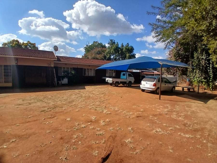 Commercial Property for Sale in Mooinooi North West